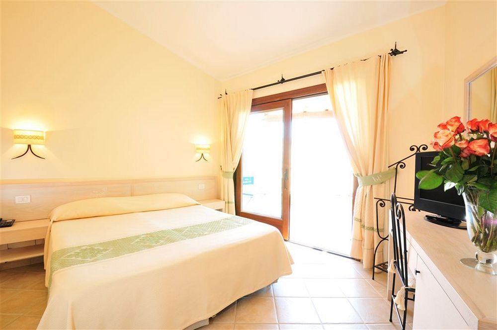 Hotel Baia Del Porto Budoni Esterno foto