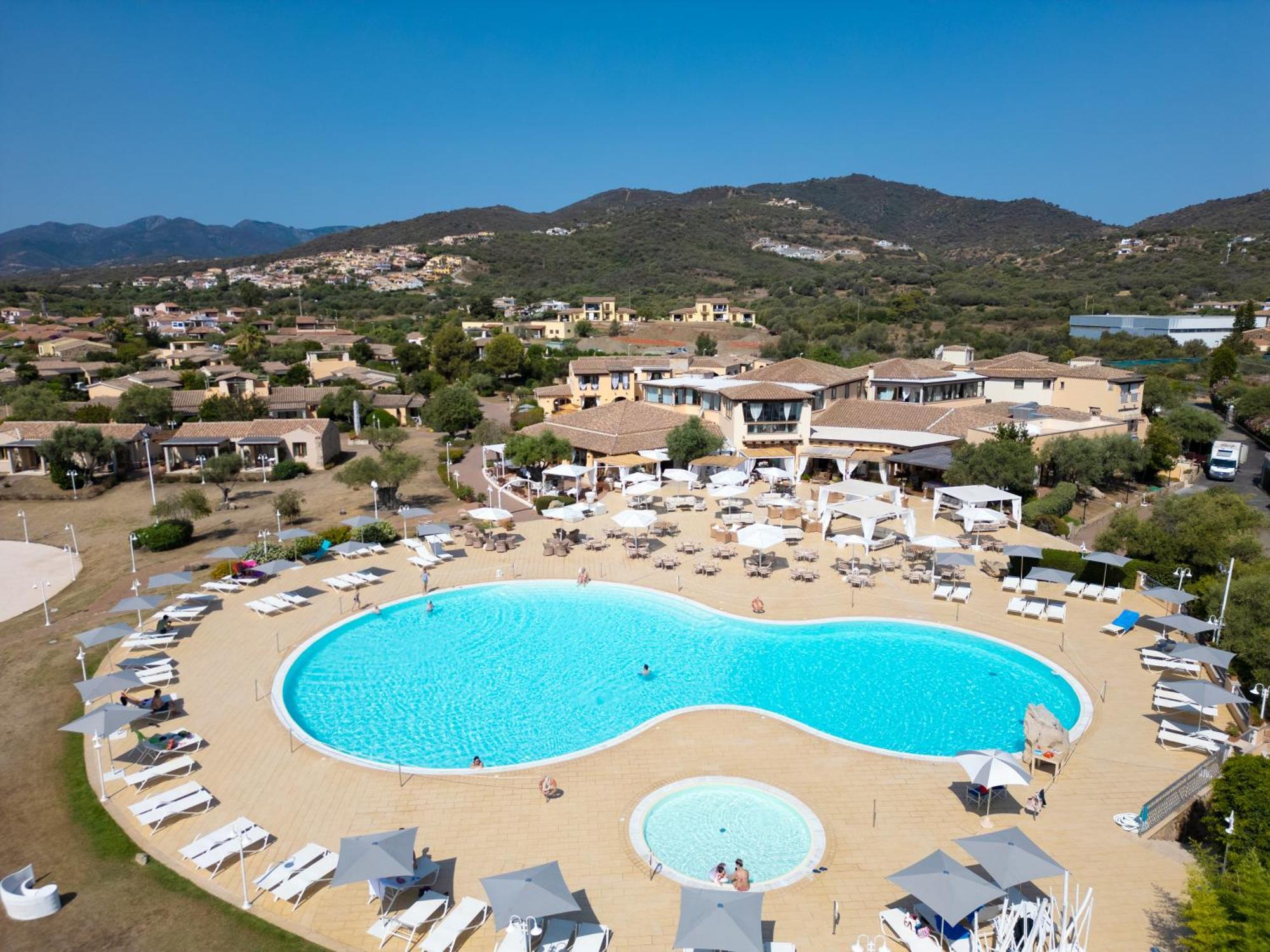 Hotel Baia Del Porto Budoni Esterno foto