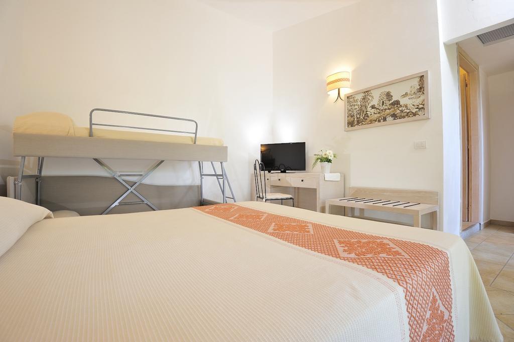 Hotel Baia Del Porto Budoni Esterno foto