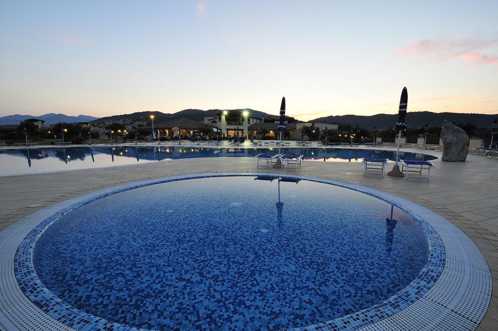 Hotel Baia Del Porto Budoni Esterno foto