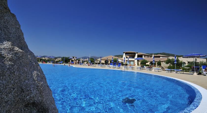 Hotel Baia Del Porto Budoni Esterno foto